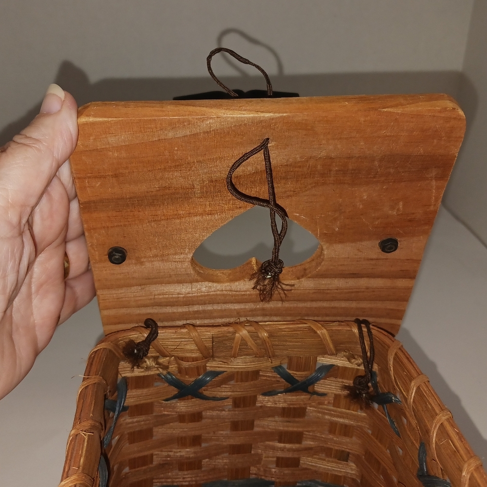 Wicker, Rattan Tissue Box Holder - Picture 4 of 7